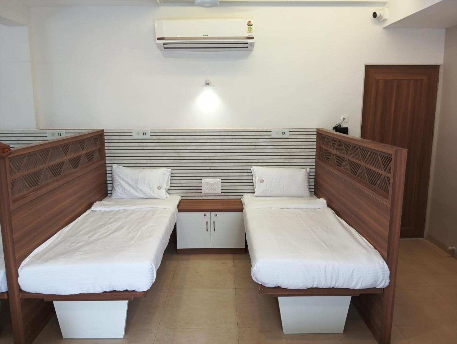 Hotel Veesons Executive Solapur Exterior foto